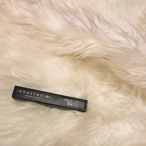 Anastasia Beverly Hills liquid lipstick Stripped